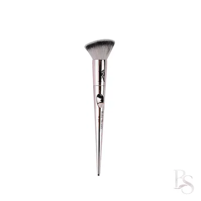 Ruby Beauty Foundation Brush 004