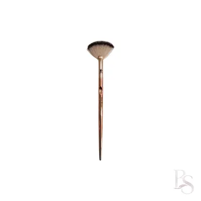 Ruby Beauty Highlighter Fan Brush 305