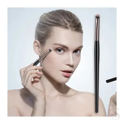 Ruby Face Eyeshadow Flat Brush