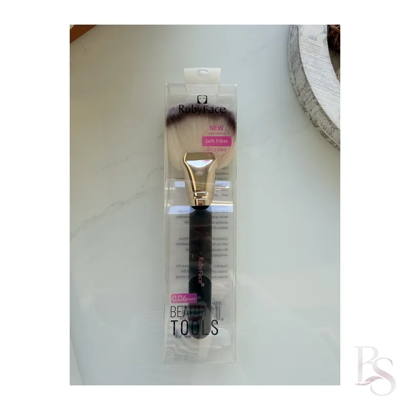 Ruby Face Fan Brush